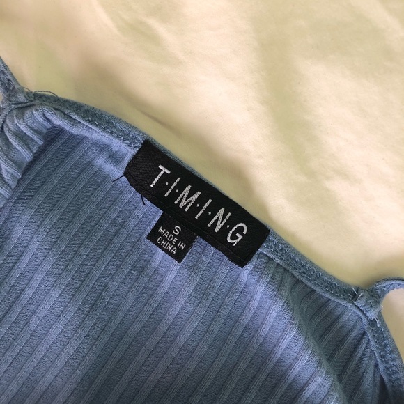 Cropped Tank Top - Picture 3 of 3